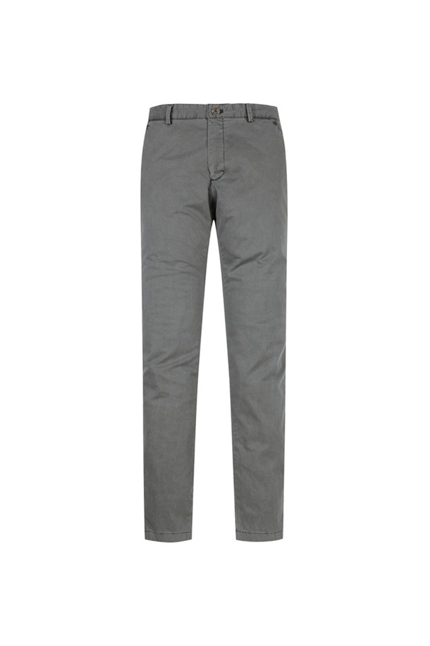 남성 가먼트 다잉 코튼 팬츠 그레이 (A0C715234)는 캐주얼과 클래식 스타일을 모두 아우르는 남성용 코튼 팬츠입니다. 봄, 여름, 가을 계절에 적합하며, 출근룩과 비즈니스 캐주얼에도 잘 어울립니다. 가먼트 다잉 워싱으로 자연스러운 색감과 부드러운 촉감을 자랑하며, 레귤러핏으로 편안한 착용감을 선사합니다. 테일러링 가능한 밑단 마감으로 개인의 스타일에 맞게 수선하여 더욱 완벽한 핏을 연출할 수 있습니다. 미니멀한 디자인으로 다양한 상의와 매치하여 폭넓은 스타일을 소화할 수 있습니다.
