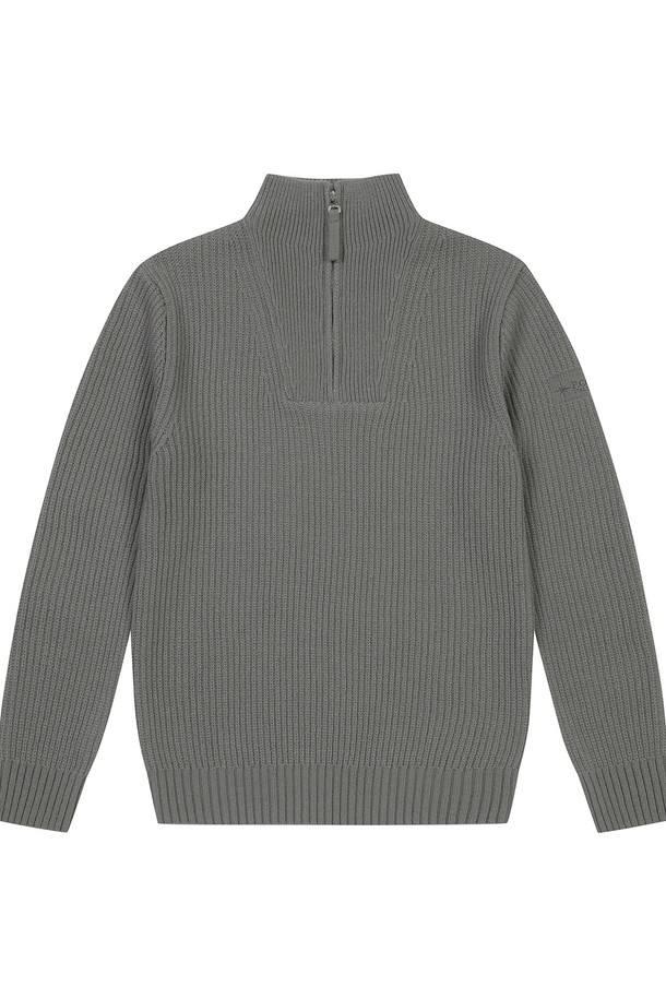 남성 반짚업 스웨터 그레이 (A0C245434)는 가을, 겨울 시즌에 어울리는 베이직 스타일의 남성용 니트/스웨터입니다. 오버핏으로 제작되어 편안한 착용감을 제공하며, 하프넥 디자인과 긴 소매 기장이 특징입니다. 셔츠 등 다양한 이너와 레이어드하여 미니멀, 클래식, 캐주얼 등 폭넓은 스타일 연출이 가능합니다. 골지 패턴으로 포인트를 더했으며, 로, 나일론, 폴리에스터 혼방 소재로 제작되었습니다. 겨울 데일리룩에 활용하기 좋은 실용적인 아이템입니다.
