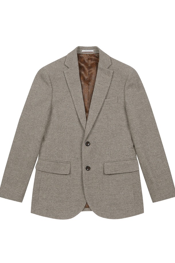 남성 울 혼방 조직 자켓 베이지 (A0C940153)는 가을, 겨울 시즌에 적합한 남성용 정장 자켓입니다. 이태리 수입 소재의 울과 나일론 혼방으로 제작되어 부드러운 촉감과 두꺼운 두께감을 자랑합니다. 클래식한 무드의 레귤러 핏 싱글버튼 정장 자켓으로, 오피스룩, 비즈니스 캐주얼, 출근룩 등 다양한 TPO에 활용할 수 있습니다. 조직 패턴의 베이지 컬러 디자인은 미니멀하면서도 세련된 스타일을 연출합니다. 평소 착용하는 사이즈보다 한 치수 크게 구매하는 것을 권장합니다.
