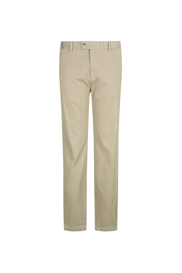 남성 면혼방 조직 기모 팬츠 라이트 베이지 (A0C747151)는 가을과 겨울에 착용하기 좋은 남성용 면혼방 기모 바지입니다. 클래식하고 미니멀한 스타일로, 정통 이탈리안 핏을 적용하여 세련된 실루엣을 연출합니다. 라이트 베이지 컬러의 무지 디자인으로, 겨울 데일리룩, 출근룩, 비즈니스 캐주얼 등 다양한 TPO에 활용하기 좋습니다. 면, 테이온, 폴리우레탄, CIR스판 소재 혼방으로 제작되어 편안한 착용감과 활동성을 제공하며, 오비 형태의 허리 밴딩으로 안정적인 핏을 선사합니다.
