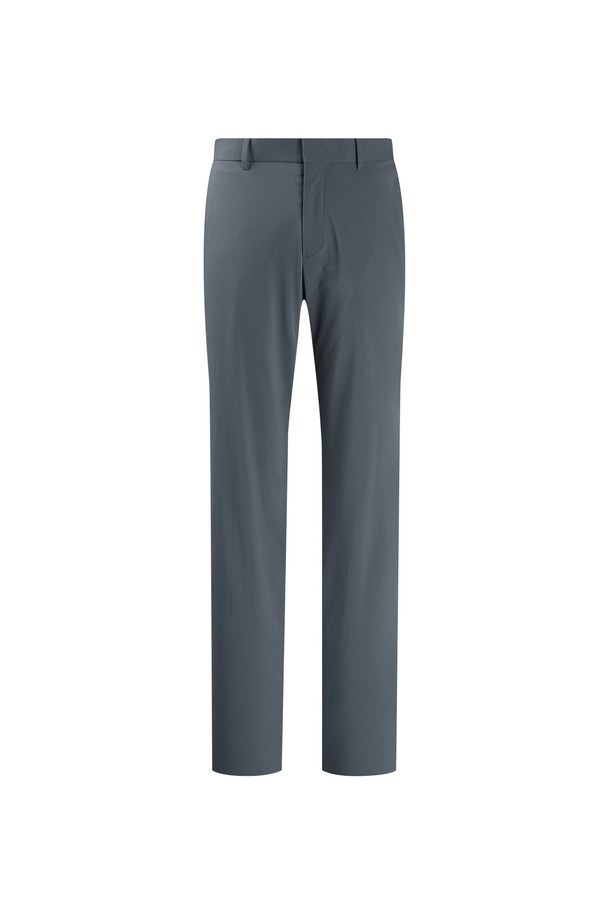 세련된 차콜 컬러의 남성 뱀부 팬츠입니다. 시원한 촉감의 나일론, 레이온, 폴리우레탄 혼방 소재로 제작되어 여름 시즌에 쾌적하게 착용하기 좋습니다. 미니멀, 캐주얼, 클래식 스타일을 아우르며 여름 바캉스룩과 휴가룩에 활용하기 좋으며, 핏은 평소 구매 사이즈보다 한 치수 UP을 추천합니다.
