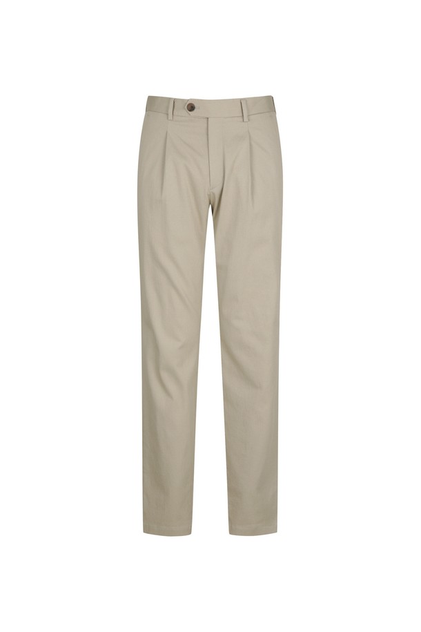 남성 원턱 나폴리 팬츠 베이지 (AM0DSL13253)는 면과 폴리우레탄 혼방 소재로 제작되어 편안한 착용감을 선사합니다. 캐주얼, 클래식, 미니멀 스타일을 모두 아우르는 디자인으로, 데이트룩, 카페룩, 비즈니스 캐주얼 등 다양한 TPO에 활용 가능합니다. 톤온톤 코디를 통해 세련된 스타일을 연출하거나, 셔츠와 매치하여 깔끔한 느낌을 줄 수 있습니다. 원턱 디자인과 넉넉한 핏으로 활동성을 높였으며, 과하지 않은 찢어짐 디테일이 특징입니다. 긴 기장으로 다양한 신발과 매치하여 폭넓은 스타일을 소화할 수 있습니다.
