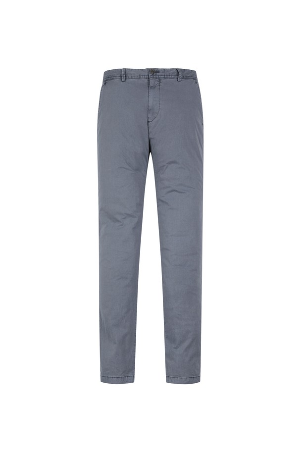 남성 가먼트 다잉 팬츠 다크블루 (A0C725145)는 캐주얼, 미니멀, 클래식 스타일을 선호하는 남성을 위한 긴 바지입니다. 면과 폴리우레탄 혼방 소재로 제작되어 편안한 착용감을 제공하며, 슬림핏으로 깔끔한 실루엣을 연출합니다. 가먼트 다잉 워싱 기법을 사용하여 자연스러운 색감과 은은한 멋을 더했습니다. 일상복으로 활용하기 좋으며, 다크블루 컬러는 다양한 상의와 쉽게 매치할 수 있습니다. 여름철에 시원하게 착용할 수 있는 아이템입니다.
