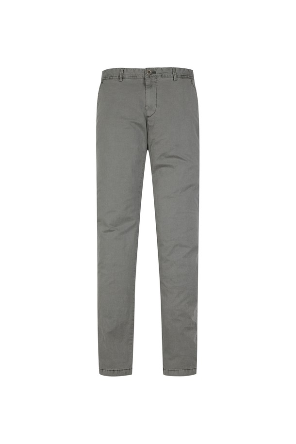 남성 가먼트 다잉 팬츠 그레이 (A0C725134)는 여름철 일상, 데이트룩, 출근룩에 어울리는 슬림핏 긴 바지입니다. 면과 폴리우레탄 혼방 소재로 제작되어 편안한 착용감을 제공하며, 가먼트 다잉 워싱 처리로 자연스러운 멋을 더했습니다. 베이직, 미니멀, 클래식, 캐주얼 스타일을 모두 소화할 수 있는 활용도 높은 아이템입니다.
