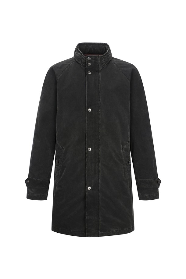 피그먼트 워싱 후드코트 차콜(AM0DCT35238)는 가을과 겨울, 겨울 데일리룩에 어울리는 캐주얼 스타일의 후드 코트입니다. 폴리에스터와 나일론 혼방 소재로 제작되어 넉넉한 루즈핏을 자랑하며, 라그란 소매 디자인으로 편안한 착용감을 선사합니다. 차콜 컬러의 무지(無地) 디자인으로 미니멀한 스타일을 연출하며, 피그먼트 워싱 기법으로 자연스러운 질감을 더했습니다. 스냅 여밈 방식과 긴소매, 내장 후드가 특징이며, 안감은 폴리에스터로 마감되었습니다.