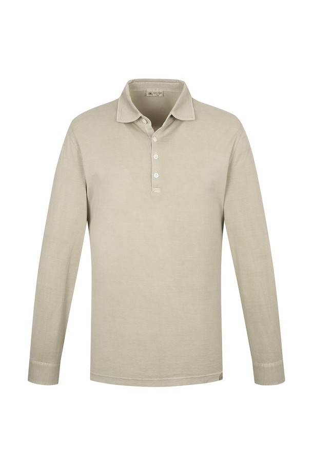 "루나다잉 제에리 티셔츠 아이보리 (AM0DKS15161)"는 부드러운 면 소재로 제작되어 편안한 착용감을 선사합니다. 오픈 카라 디자인과 긴 소매 기장이 돋보이며, 루나 니팅 기법을 통해 빈티지한 무드를 연출합니다. 베이직 스타일의 무지 티셔츠로, 데이트룩과 카페룩 등 다양한 TPO에 활용하기 좋습니다. 클래식, 미니멀, 캐주얼 스타일을 즐겨 입는 분들께 추천합니다. 아이보리 컬러로 어떤 하의와도 쉽게 매치할 수 있습니다.
