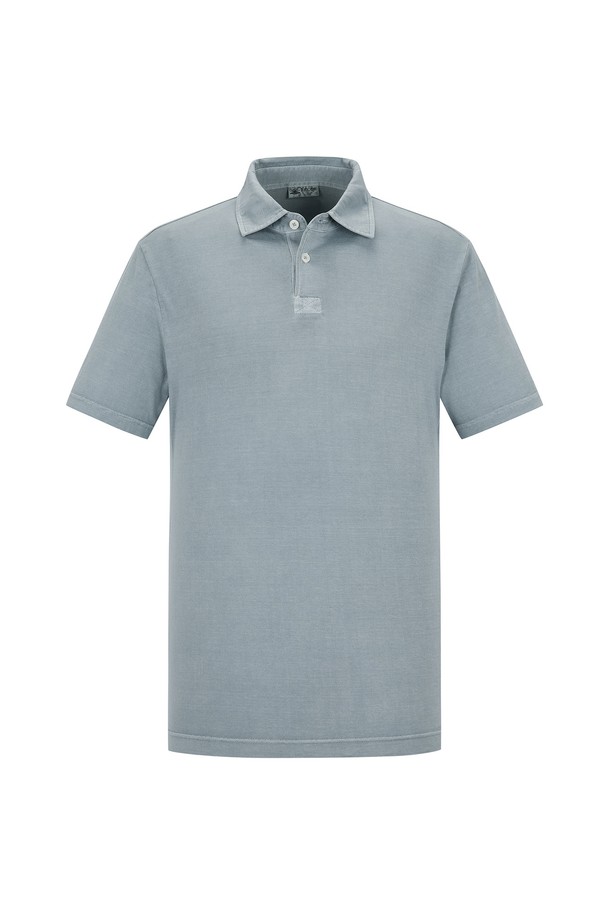 피그다잉 제에리 티셔츠 블루 (AM0FTTY25243)는 부드러운 면 소재로 제작되어 편안한 착용감을 선사하며, 봄, 여름 시즌에 시원하게 즐길 수 있습니다. 캐주얼, 미니멀, 클래식 스타일을 아우르는 폴로넥 디자인에 오버핏으로 제작되어 데이트룩, 카페룩 등 다양한 TPO에 활용하기 좋습니다. 피그먼트 다잉 처리로 빈티지한 멋을 더한 무지 티셔츠입니다.
