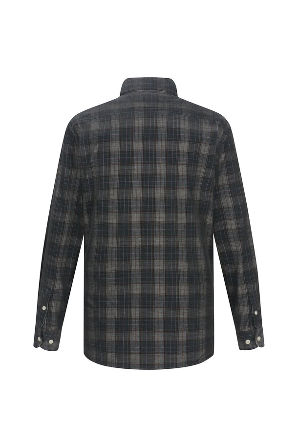 **코듀로이 멀티 체크 셔츠 그레이(AM0EWS45334)**

가을, 겨울 시즌 착용하기 좋은 남성용 코듀로이 멀티 체크 셔츠입니다. KIPAS 수입 원단을 사용하여 제작되었으며, 두께감 있는 코듀로이 소재로 따뜻함을 제공합니다. 캐주얼, 클래식, 미니멀 스타일을 연출하기 좋으며, 겨울 데일리룩 또는 가을 나들이룩에 적합합니다. 레귤러 핏에 차이나칼라 디자인으로, 긴 소매와 그레이 컬러의 체크 패턴이 특징입니다.
