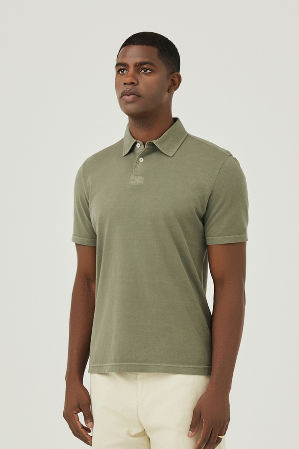 부드러운 촉감이 돋보이는 남성용 피그다잉 제에리 티셔츠입니다. 카키 컬러의 무지 디자인으로, 봄, 여름, 가을 계절에 캐주얼하고 베이직한 스타일을 연출하기에 좋습니다. 오버핏으로 제작되어 편안한 착용감을 선사하며, 데이트룩이나 동네 마실룩에 활용하기 좋으며, 사이즈 업을 추천합니다.
