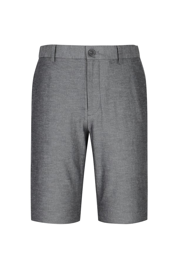 남성 샴브레이 반바지 D/그레이 (AM0ESL26137)는 다크그레이 컬러의 남성용 반바지입니다. 얇고 부드러운 샴브레이 소재로 제작되어 편안한 착용감을 선사하며, 일상적인 캐주얼 스타일에 적합합니다. 레귤러핏으로 제작되어 깔끔한 핏을 연출하며, 여름철 휴가룩이나 바캉스룩에 활용하기 좋습니다. 미니멀하고 클래식한 스타일을 선호하는 남성분들에게 추천하는 아이템입니다. 무지 디자인으로 어떤 상의와도 쉽게 매치할 수 있습니다.
