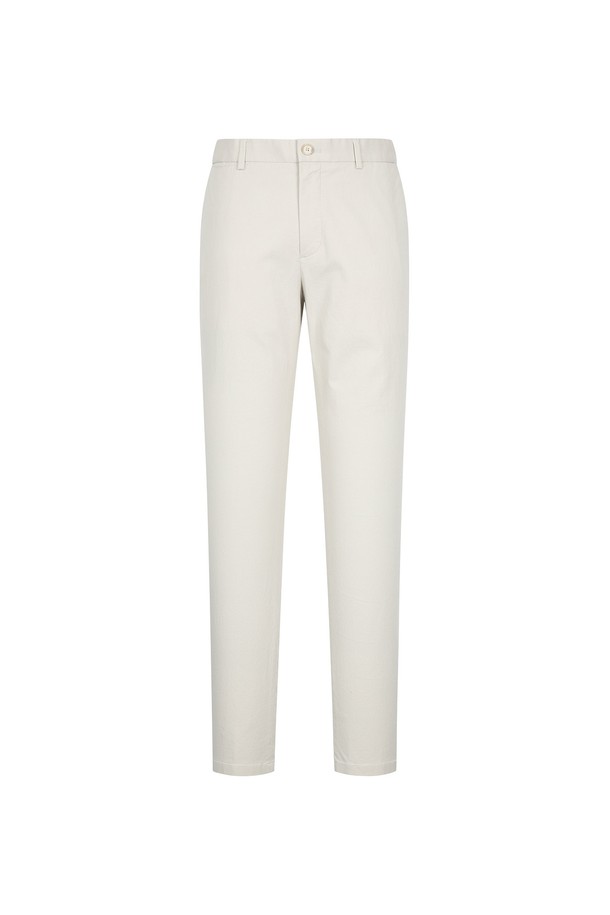 **면스판 도비조직 팬츠 L/베이지 (AM0FBPC10151)**

부드러운 촉감이 돋보이는 면스판 소재의 남성용 긴바지입니다. 베이직하고 캐주얼한 스타일로, 봄, 여름, 가을 세 계절 모두 활용 가능합니다. 도비 조직으로 은은한 패턴을 주어 고급스러운 느낌을 더했으며, 레귤러 핏으로 편안한 착용감을 선사합니다. 데이트룩, 카페룩 등 다양한 TPO에 맞춰 캐주얼, 미니멀, 클래식 스타일을 연출하기 좋습니다.
