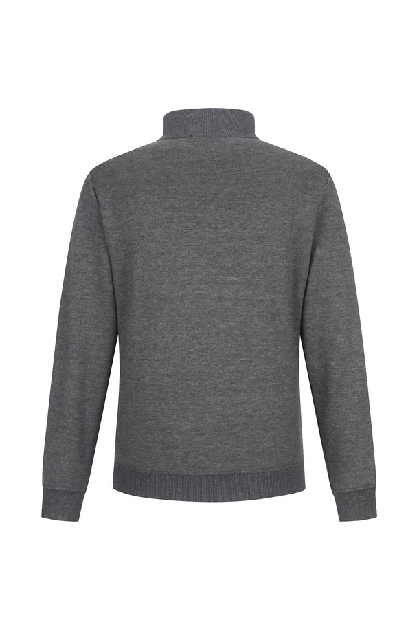 엠에스알디(AMSERD40236) 융본딩 반짚업 스웨터 M/그레이는 남성용 상의로, 가을과 겨울철에 따뜻하게 착용할 수 있는 아이템입니다. 부드러운 울 소재와 두꺼운 두께감, 본딩 안감으로 보온성을 높였으며, 하프넥 디자인과 레귤러핏으로 제작되었습니다. 무지 패턴에 긴소매, 반집업 여밈 방식으로 캐주얼하고 미니멀한 스타일을 연출합니다. 일상, 카페룩 등 다양한 TPO에 활용하기 좋으며, 베이직하고 클래식한 무드를 더해 겨울 데일리룩을 완성해보세요.
