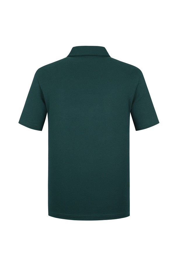 변형 벌집조직 Y카라티 D/그린 (AM0FTTY20523)은 부드러운 코튼과 플리 혼방 소재로 제작되어 편안한 착용감을 선사하며, 봄, 여름 시즌 데일리룩에 활용하기 좋습니다. 다크 그린 컬러에 벌집 패턴이 돋보이며, 레귤러 핏과 반소매 기장으로 캐주얼하고 베이직한 스타일을 연출합니다. 소매단에 레드 컬러 M자수 디테일이 포인트로 더해져 미니멀하면서도 개성 있는 스타일을 완성합니다.
