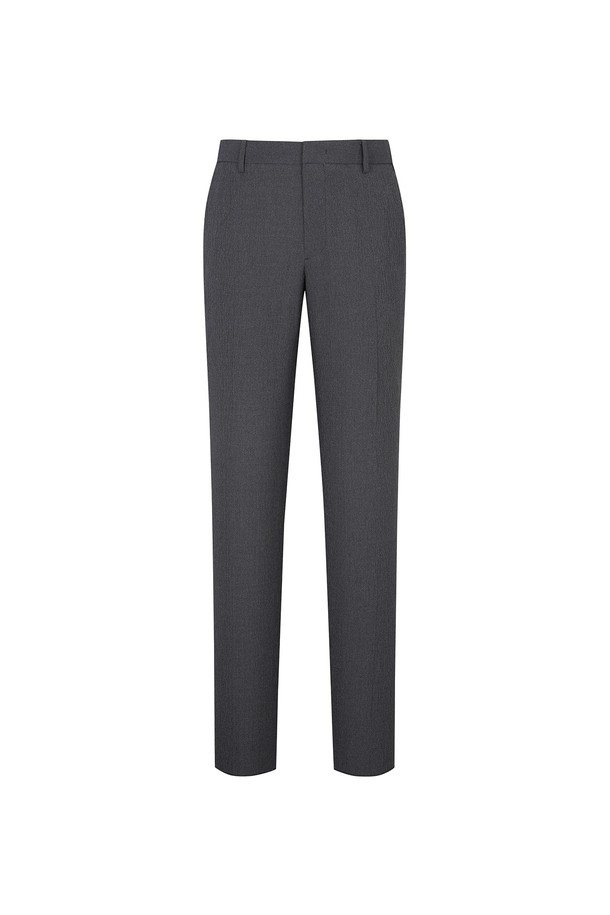 컴포트핏 투톤조직 슬랙스는 차콜 컬러에 부드러운 촉감과 구김에 강한 폴리에스테르, 나일론 혼방 소재로 제작되어 편안한 착용감을 선사합니다. 미니멀, 클래식, 캐주얼 스타일을 아우르는 디자인으로 출근룩, 비즈니스 캐주얼 등 다양한 TPO에 활용하기 좋습니다. 밑단 마감 없이 출고되어, 자신에게 맞는 기장으로 간편하게 수선하여 착용할 수 있습니다.
