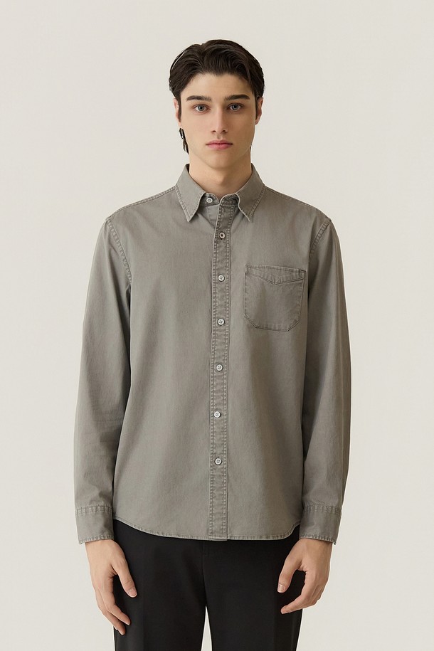 카치온 워싱 스트레치 셔츠 그레이 (AM0FTWB35134)는 남성용 셔츠로, 캐주얼한 일상 스타일에 적합합니다. 부드러운 촉감과 편안한 착용감을 제공하며, 봄, 가을에 착용하기 좋습니다. 레귤러 핏에 차이나칼라 디자인이 적용되었으며, 긴 소매와 워싱 디테일이 특징입니다. 스트레치 소재를 사용하여 활동성을 높였으며, 데이트룩, 카페룩과 같은 TPO에 잘 어울립니다. 캐주얼, 미니멀, 클래식 스타일을 선호하는 분들께 추천합니다.
