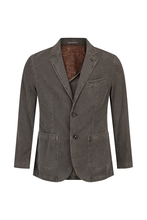 마이크로 조직으로 제작된 내추럴 가먼트다잉 자켓입니다. 부드러운 촉감과 가먼트다잉 가공으로 자연스러운 색감과 빈티지한 멋을 더했습니다. 봄, 가을 시즌에 어울리는 얇은 두께감으로 편안하게 착용 가능하며, 캐주얼 및 미니멀 스타일 연출에 적합합니다. 레귤러핏과 싱글 버튼 여밈, 긴 소매 기장으로 디자인되었으며, 활동성을 높이는 스트레치 기능이 더해졌습니다. 남성 고객을 위한 브라운 컬러의 베이직 자켓입니다.
