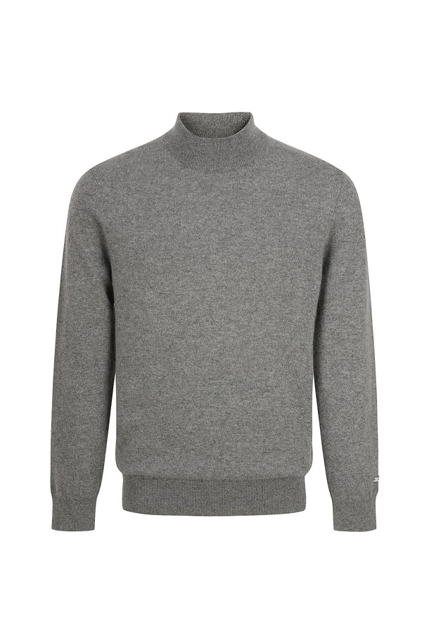 캐시미어 100% 소재의 부드러운 촉감이 돋보이는 반터틀넥 니트입니다. 베이직하고 미니멀한 디자인으로, 가을과 겨울에 출근룩으로 활용하기 좋습니다. 레귤러 핏에 긴소매 기장으로 제작되었으며, 톤 다운된 그레이 컬러가 세련된 분위기를 자아냅니다. 두꺼운 두께감으로 따뜻함을 더하며, 캐시미어 특유의 고급스러운 분위기를 연출합니다. 어떤 스타일에도 쉽게 매치하여 클래식하고 미니멀한 룩을 완성해보세요.
