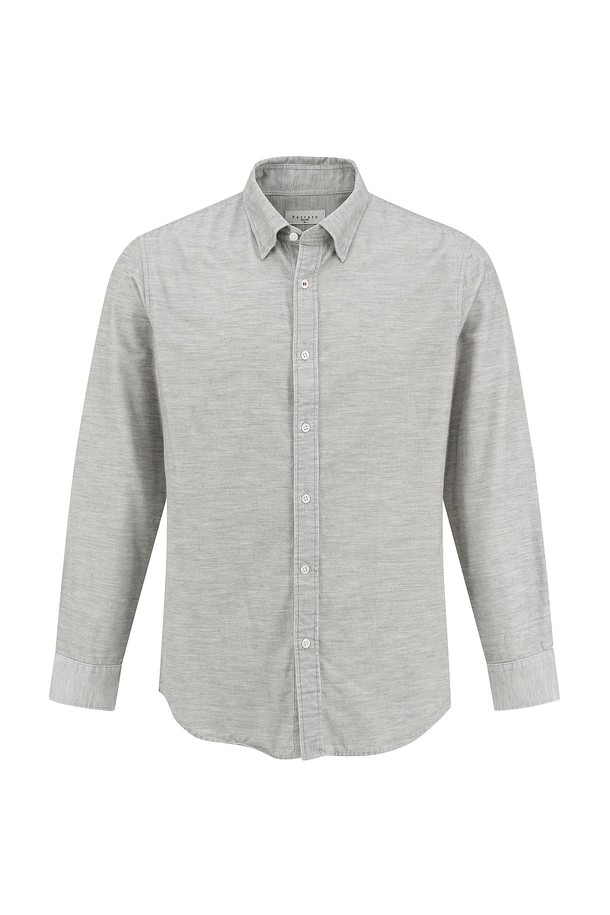 **투톤 멜란지 셔츠 L/그레이 (AM0FTWB40132)**는 베이직하고 캐주얼한 스타일을 연출하는 남성용 셔츠입니다. 봄, 가을에 착용하기 적합하며, 레귤러핏과 레귤러 기장으로 편안한 착용감을 선사합니다. 차이나칼라 디자인에 부드러운 촉감의 면 소재를 사용하여 제작되었습니다. 투톤 멜란지 패턴과 긴소매 디테일이 돋보이며, 데일리룩, 미니멀, 클래식 스타일을 모두 아우르는 활용도 높은 아이템입니다.
