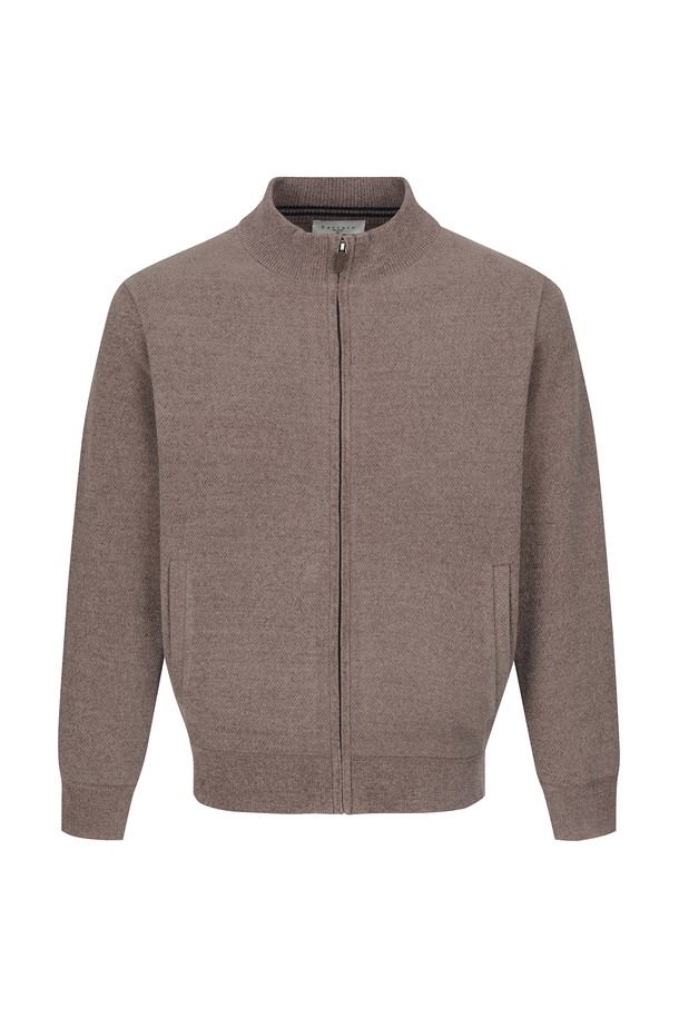 **융본딩 셔닐 풀짚업 가디건 베이지 (AMSFTSC40153)**

부드럽고 포근한 셔닐 소재에 융본딩 처리를 더해 보온성을 극대화한 가을, 겨울용 가디건입니다. 베이직한 디자인에 풀짚업 스타일로 간편하게 착용 가능하며, 일상, 집콕, 산책 등 다양한 TPO에 활용하기 좋습니다. 미니멀, 캐주얼, 클래식 등 어떤 스타일에도 잘 어울리는 활용도 높은 아이템입니다. 베이지 컬러의 무지 디자인으로 어떤 옷에도 쉽게 매치할 수 있습니다. 긴 소매 기장과 두꺼운 두께감으로 추운 날씨에도 따뜻하게 몸을 감싸줍니다.
