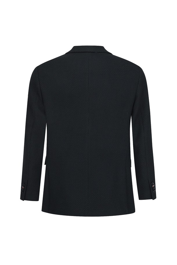 투톤 울져지 텍스쳐드 재킷 D/그린 (AM0FOZC30323)은 고급스러운 D/그린 컬러와 투톤 패턴이 돋보이는 자켓입니다. 울 혼방 소재로 제작되어 차별화된 텍스처와 편안한 착용감을 선사하며, 출근룩과 모임룩 등 다양한 TPO에 활용하기 좋습니다. 클래식, 미니멀, 캐주얼 스타일을 모두 아우르는 디자인으로, 평소 구매 사이즈보다 한 치수 UP 하여 여유로운 핏으로 착용하는 것을 추천합니다. 텍스처드 디테일이 돋보이는 이 자켓은 당신의 스타일 지수를 한층 더 높여줄 것입니다.
