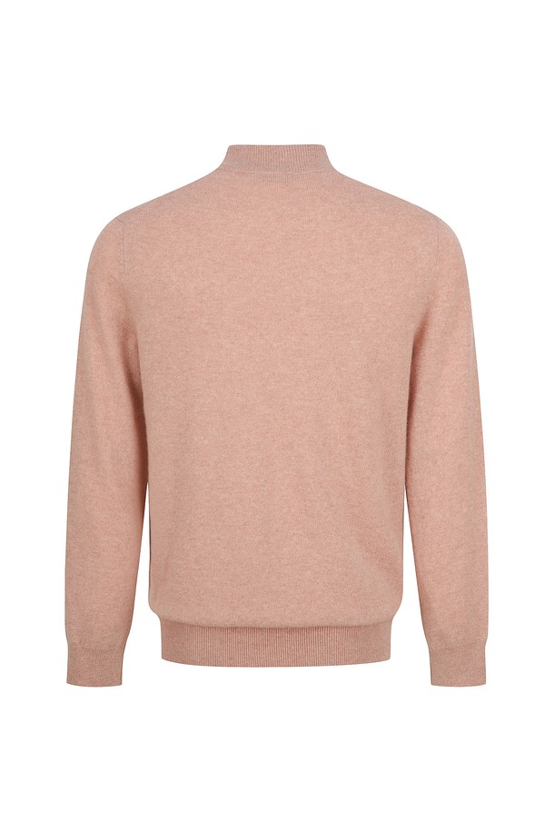 캐시미어 100% 소재의 부드러운 촉감이 돋보이는 반터틀넥 니트입니다. 톤 다운된 오렌지 컬러로 세련된 분위기를 연출하며, 가을, 겨울 시즌 데일리룩과 모임룩에 활용하기 좋습니다. 레귤러 핏으로 편안하게 착용 가능하며, 베이직한 디자인으로 다양한 스타일을 소화할 수 있습니다. 긴 소매, 얇은 두께감으로 간절기부터 겨울까지 따뜻하게 즐길 수 있습니다. 클래식, 미니멀, 캐주얼 등 어떤 스타일에도 잘 어울리는 활용도 높은 아이템입니다.
