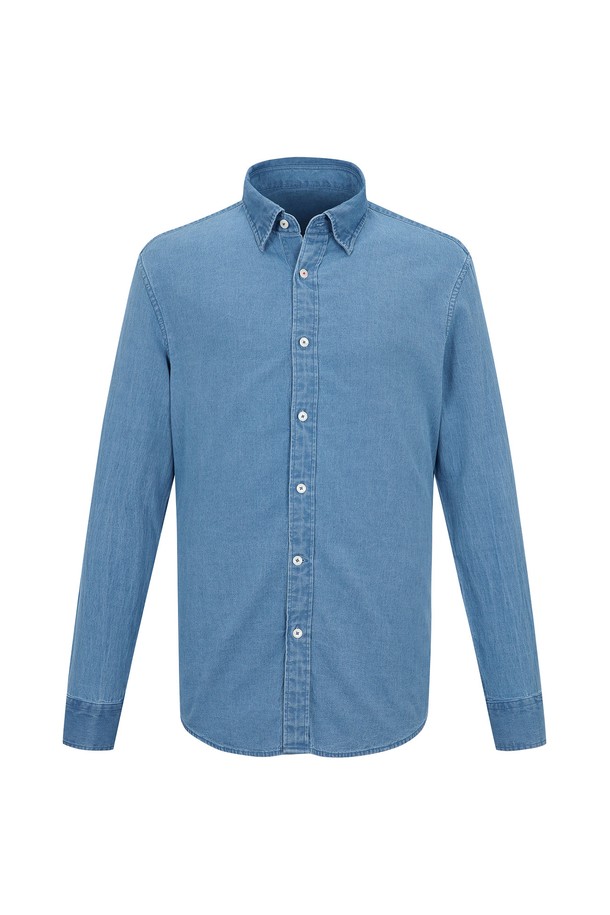 인디고 셔츠 블루 (AM0FTWB15243)는 부드러운 촉감의 면 소재로 제작되어 봄, 여름, 가을 계절에 착용하기 좋은 긴소매 셔츠입니다. 캐주얼하고 베이직한 스타일로, 데이트룩이나 카페룩에 잘 어울리며 루즈핏과 카라 디자인으로 편안함을 더했습니다. 인디고 염색과 데님워싱 가공, 도비 원단으로 은은한 텍스처를 살린 무지 셔츠입니다.
