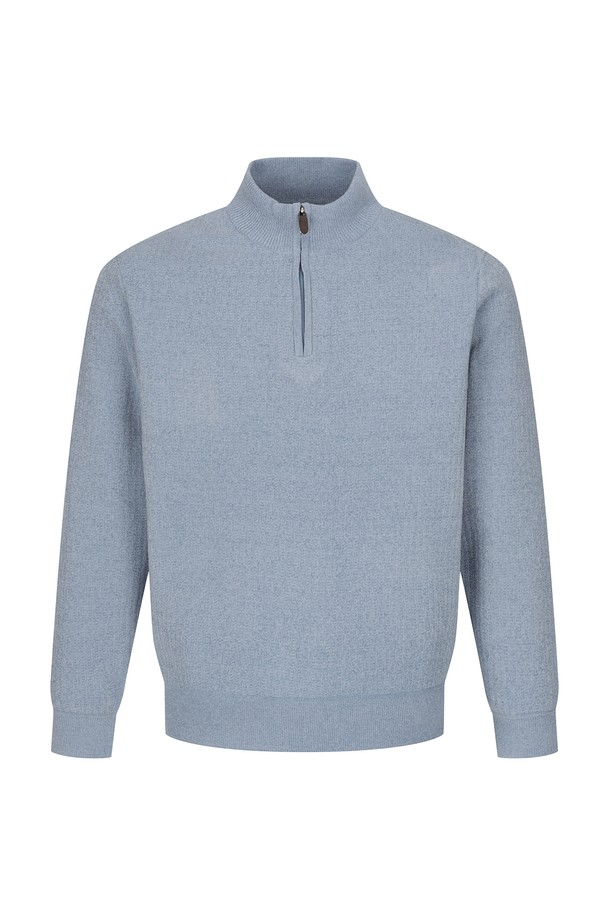 부드러운 셔닐 소재와 융본딩 안감으로 따뜻함을 더한 남성용 셔닐 융본딩 반짚업 니트입니다. 베이직한 디자인에 레귤러 핏으로 제작되어 출근룩이나 비즈니스 캐주얼 스타일에도 잘 어울립니다. 가을, 겨울 시즌에 활용하기 좋으며, 클래식, 미니멀, 캐주얼 등 다양한 스타일을 연출할 수 있습니다. 블루 컬러와 긴 소매, 반짚업 네크라인이 특징이며, 무지 패턴으로 깔끔함을 더했습니다. AM0FTSE45141 제품으로, 편안한 착용감을 선사합니다.
