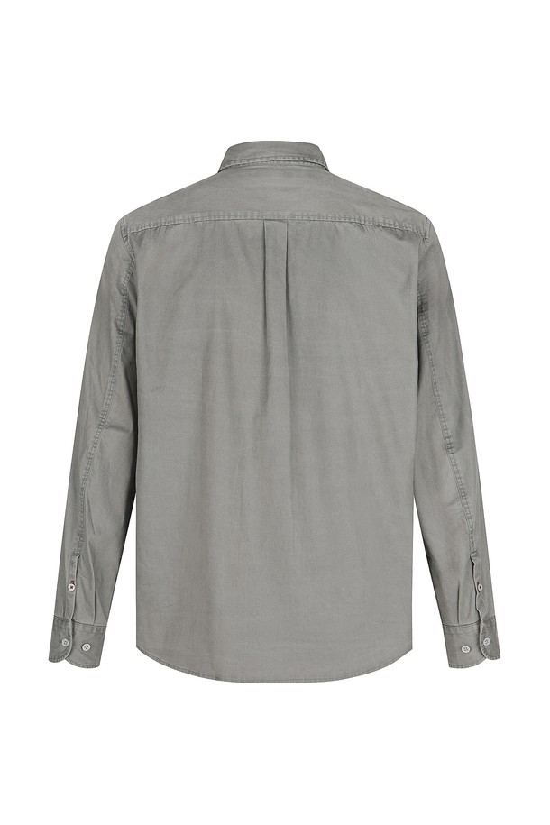 카치온 워싱 스트레치 셔츠 그레이 (AM0FTWB35134)는 남성용 셔츠로, 캐주얼한 일상 스타일에 적합합니다. 부드러운 촉감과 편안한 착용감을 제공하며, 봄, 가을에 착용하기 좋습니다. 레귤러 핏에 차이나칼라 디자인이 적용되었으며, 긴 소매와 워싱 디테일이 특징입니다. 스트레치 소재를 사용하여 활동성을 높였으며, 데이트룩, 카페룩과 같은 TPO에 잘 어울립니다. 캐주얼, 미니멀, 클래식 스타일을 선호하는 분들께 추천합니다.
