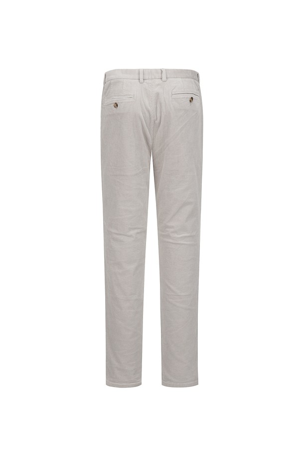 **코듀로이 발열 슬림핏 기모 팬츠 L/그레이 (AM0FBPC45432)**는 부드러운 촉감의 코듀로이 소재로 제작되어 가을과 겨울철에 따뜻하게 입을 수 있는 남성용 긴바지입니다. 베이직하고 캐주얼한 스타일로, 슬림핏 디자인이 돋보이며, 안감 기모 처리로 보온성을 높였습니다. 발열 기능이 더해져 추운 날씨에도 쾌적하게 착용 가능하며, 출근룩이나 비즈니스 캐주얼에도 잘 어울립니다. 클래식, 미니멀 스타일을 선호하는 분들께 추천합니다.
