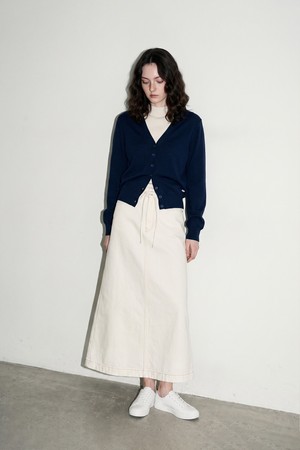 Adele Classic V-Neck Cardigan_NAVY_NAVY-a