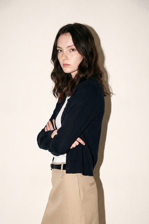 Adele Classic V-Neck Cardigan_BLACK_BLACK-a