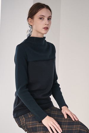 Rib Patched High-Neck Knit_Navy