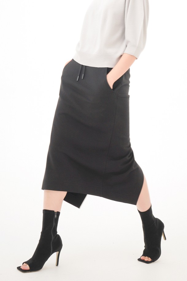 ACUD - 미디스커트 - [23SS] Bending Back Slit Skirt _Black