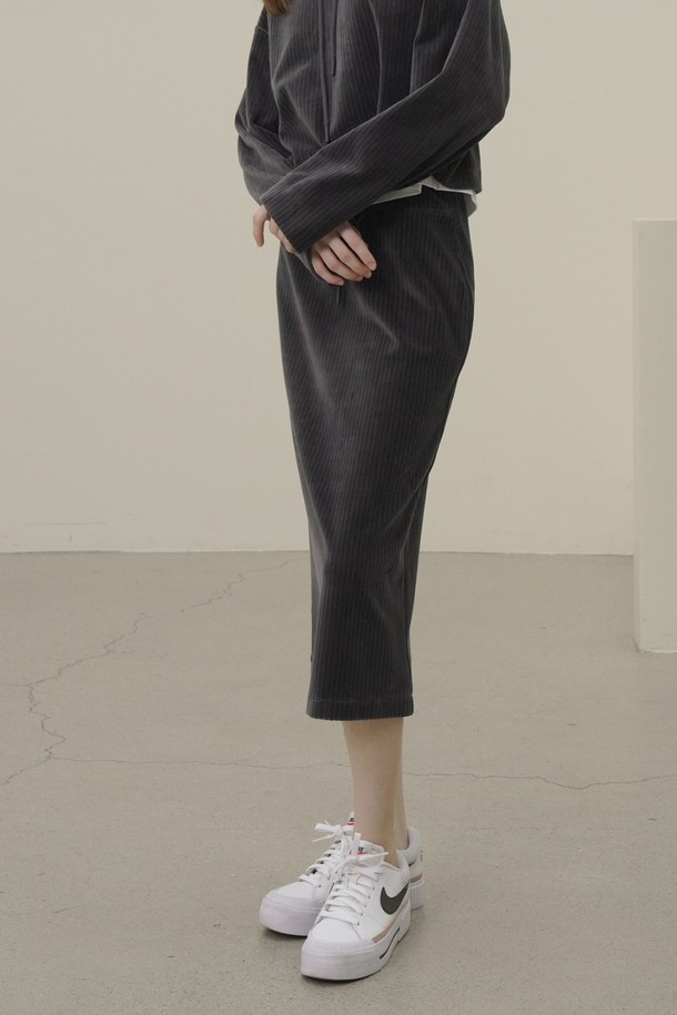 ACUD - 미디스커트 - [23FW] Velour Bending Skirt _Charcoal