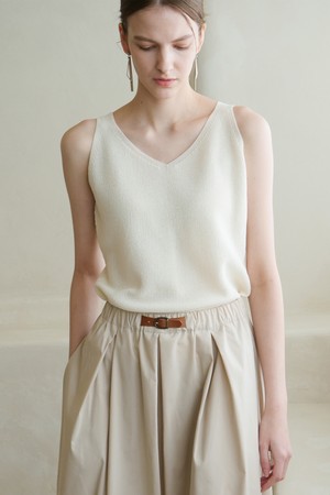 V-neck Sleeveless Knit _ Ivory