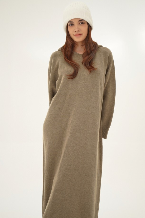 ACUD - 니트 원피스 - [24FW] Hoodie Knit Long Dress _D.Beige