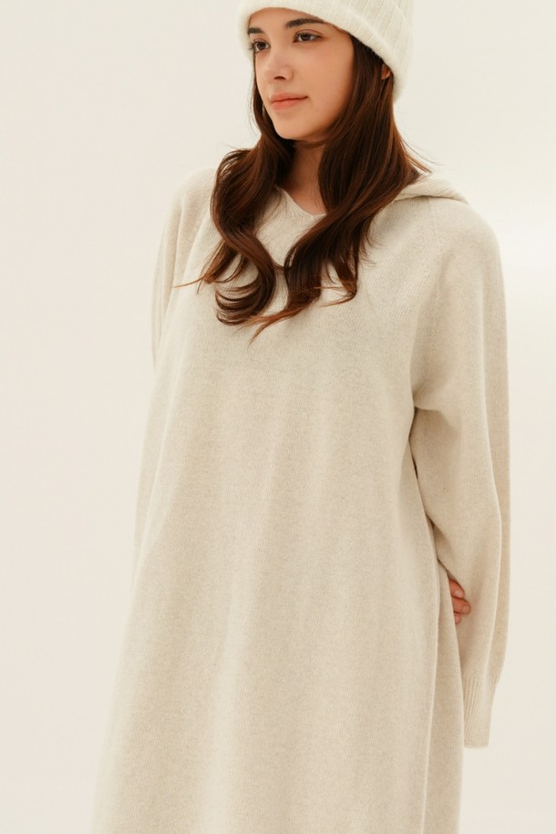 ACUD - 니트 원피스 - [24FW] Hoodie Knit Long Dress _L.Beige