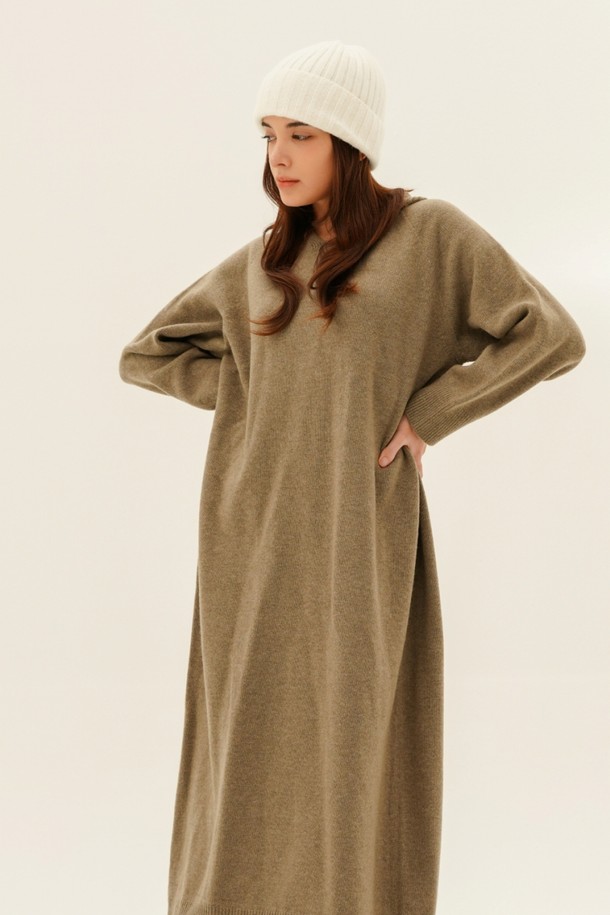 ACUD - 니트 원피스 - [24FW] Hoodie Knit Long Dress _D.Beige