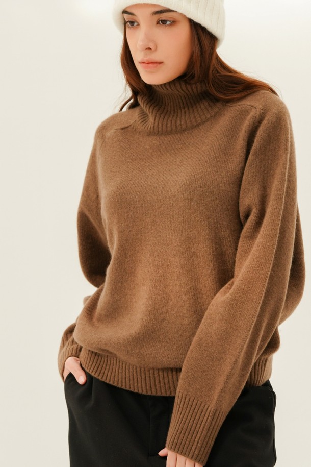 ACUD - 스웨터 - [24FW] Raccoon Turtle neck Knit _Brown