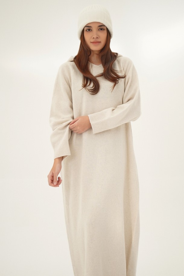 ACUD - 니트 원피스 - [24FW] Hoodie Knit Long Dress _L.Beige