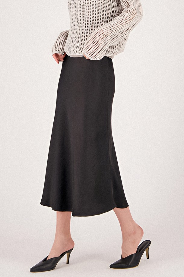 ACUD - 미디스커트 - [25SS] Satin A-line Skirt _Black