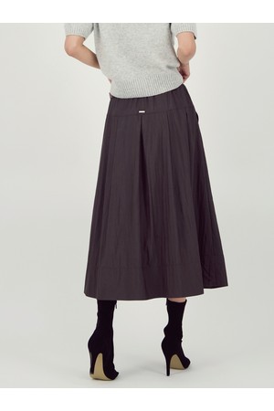 MARGARIN FINGERS] [23FW] LOW - RISE PLEATS SKORTS (BEIGE)