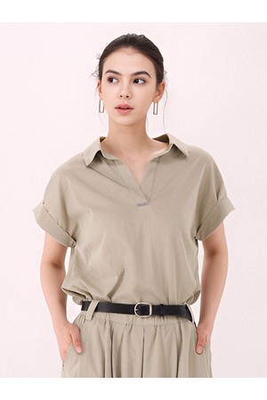 [26ss] Half Sleeve Glossy Blouse _Beige