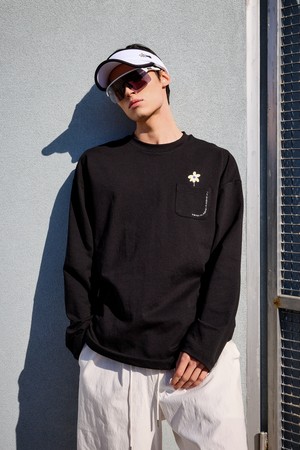블랙 포켓 긴팔 티셔츠 (UNISEX)