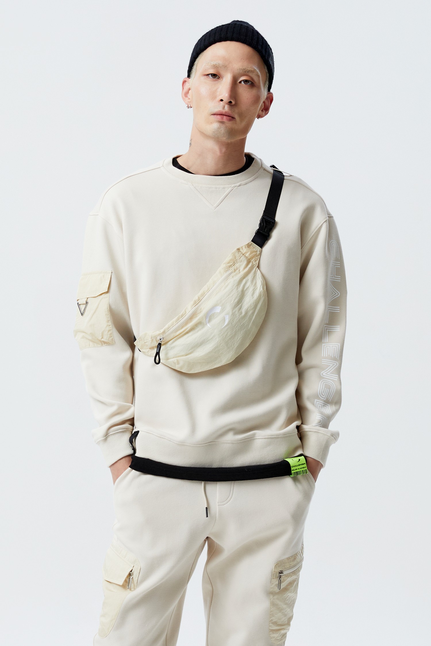 CHALLENGER] Woven Sling bag Crew Neck Sweatshirt(Uni)_CHALLENGER