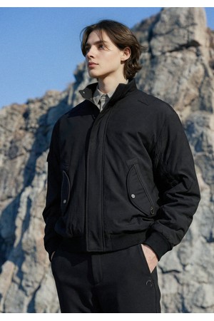 남성 어반 유틸리티 웨빙포켓 하이넥 패딩 자켓 블랙_BLACK-a