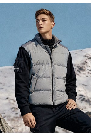남성 배색 디테일 하이넥 다운 베스트 라이트그레이_GREY-a