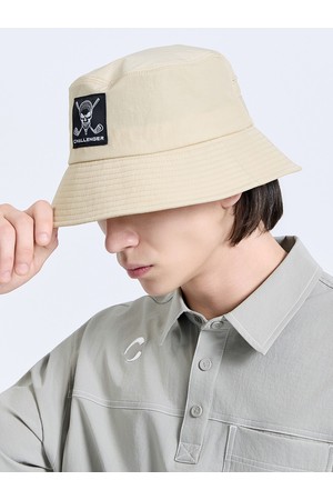 유니 스컬 포인트 스트링 버클 버킷햇 베이지_BEIGE-a