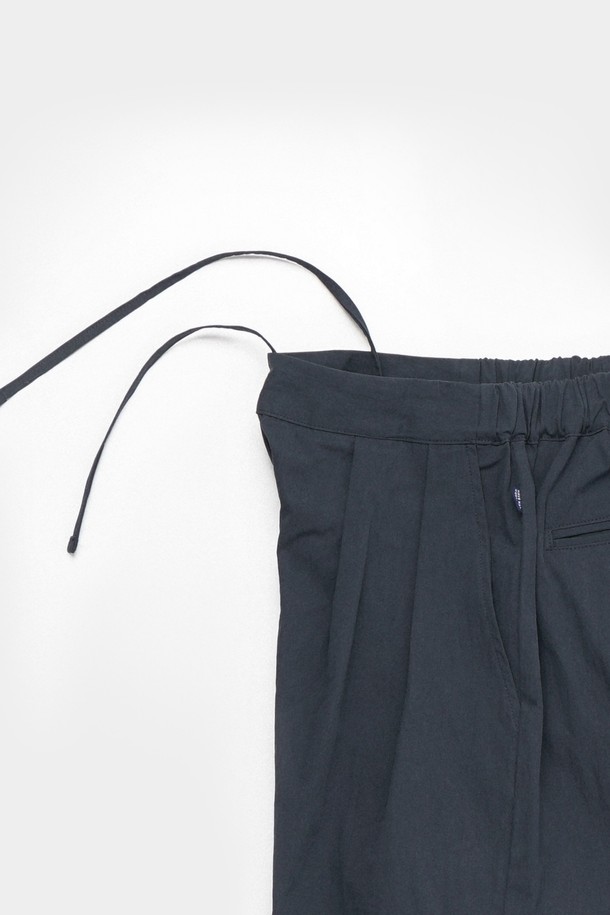 HAVE HAD - 하프팬츠 - Bermuda Pin-tuck Pants(Navy)