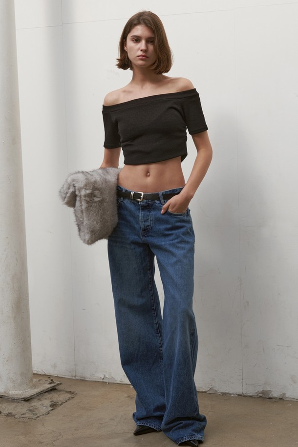 SIGREAT - 반소매 티셔츠 - [24FW] OFFSHOULDER LAYERED TOP_ BLACK